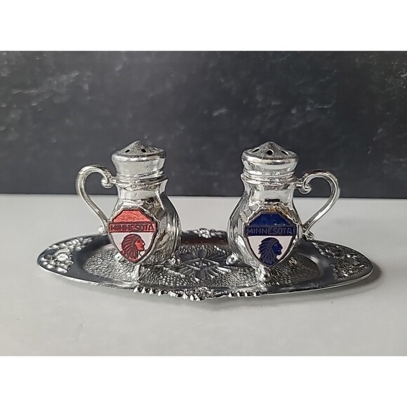 Vintage Metal Salt And Pepper Shakers Souvenir From Minnesota, READ FAIR - Picture 2 of 10